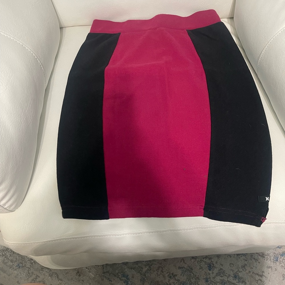 Hurley Women’s knitted pencil skirt SIZE SMALL !